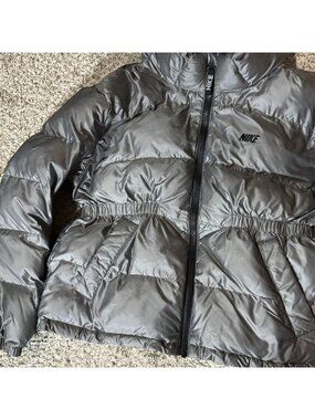 NIKE Puffer Jacket Girls Size Large L Hooded Full Zip Metallic Gray Activewear